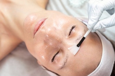 Choosing the Best Chemical Peel for Skin Whitening Minou Nails